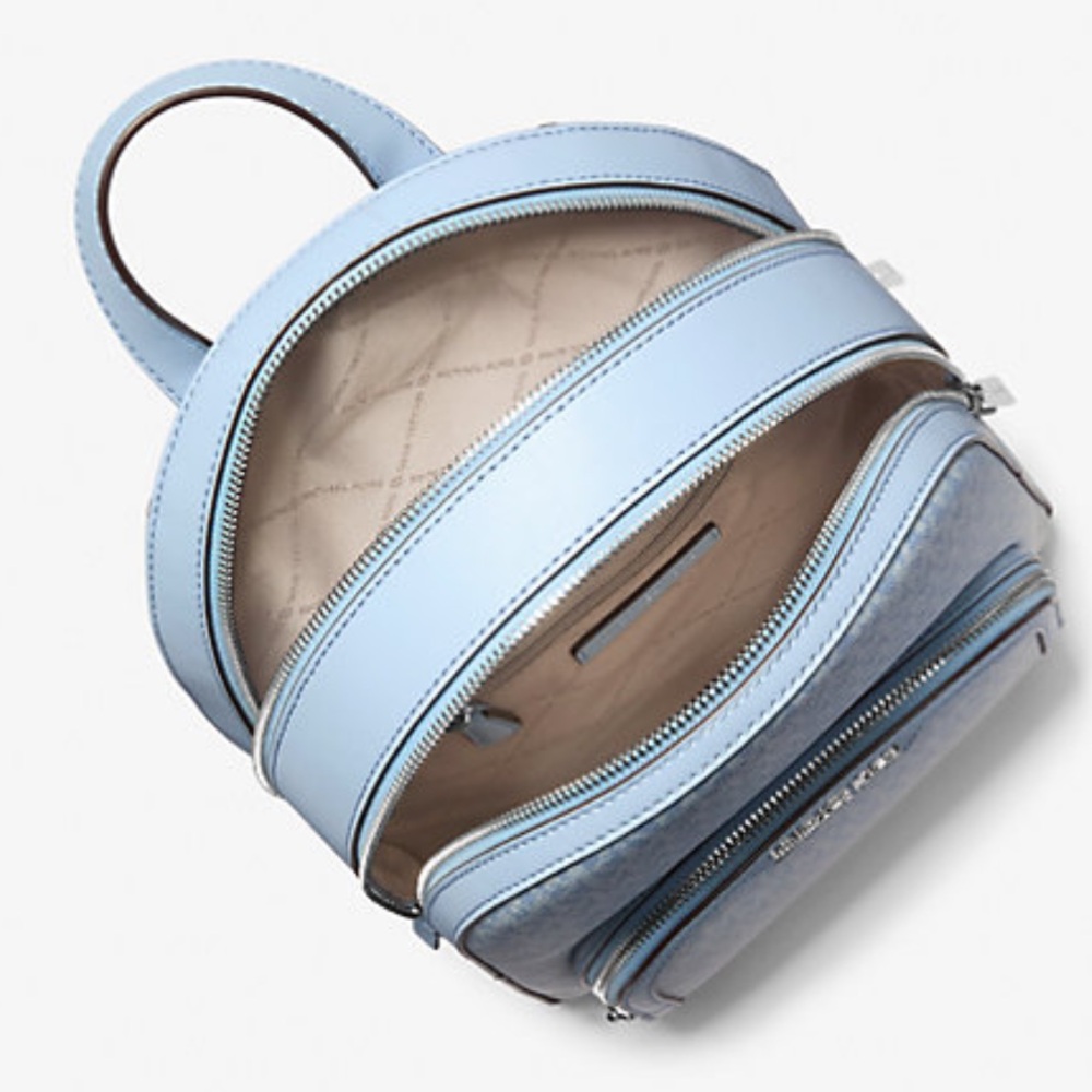 MICHAEL KORS Jaycee Medium Ombré Signature Logo Backpack
Light Sky
NWT - Picture 4 of 16